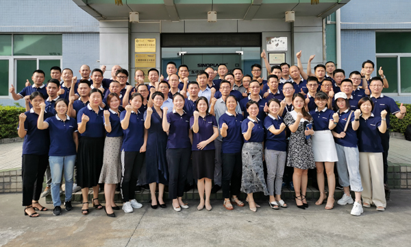 同成长，共拼搏――瓦力游戏年中业务会成功召开